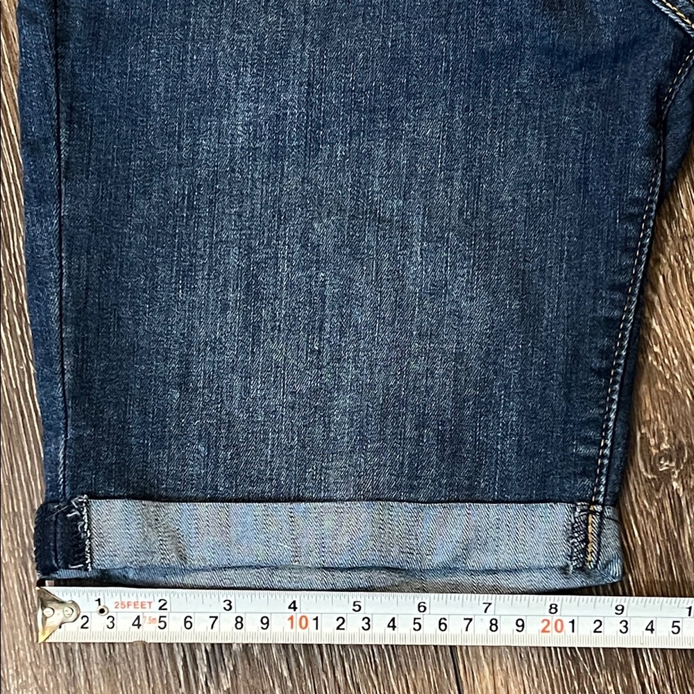Signature by Levi's Strauss Women's Bermuda Shorts Size 8 W29 Blue Denim - Picture 13 of 13